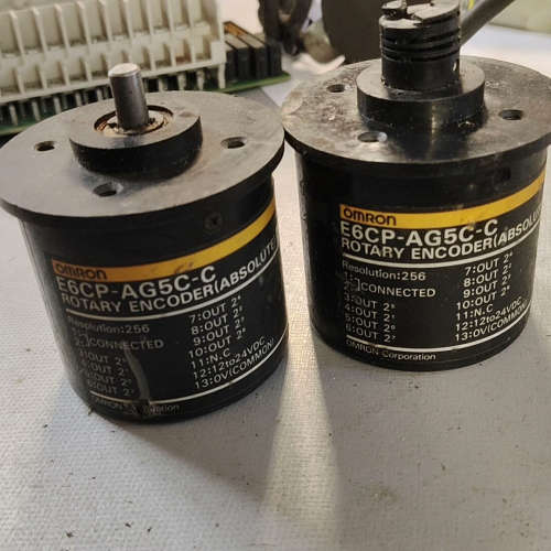 欧姆龙OMRON编码器E6CP-AG5C-C  [议]