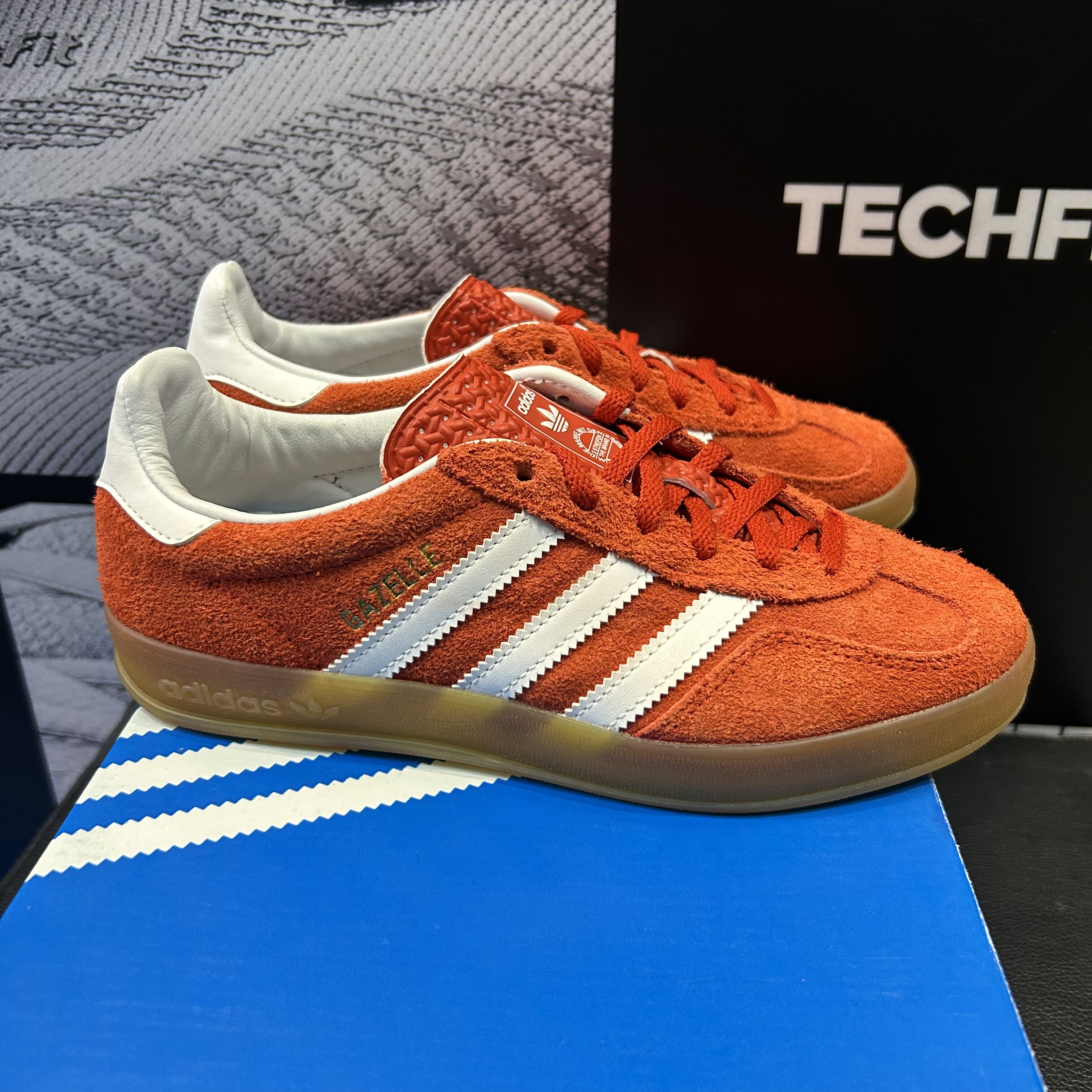 adidas男女GAZELLE INDOOR运动休闲复古德训板鞋HQ8718