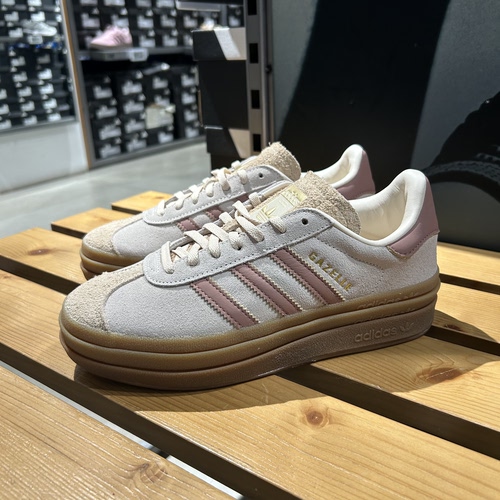 Adidas女子运动经典GAZELLE BOLD厚底增高牛皮二层T头板鞋JS3893