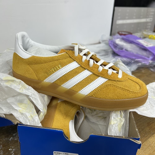 阿迪达斯三叶草 男女情侣Gazelle Indoor同款低帮德训板鞋HQ8716