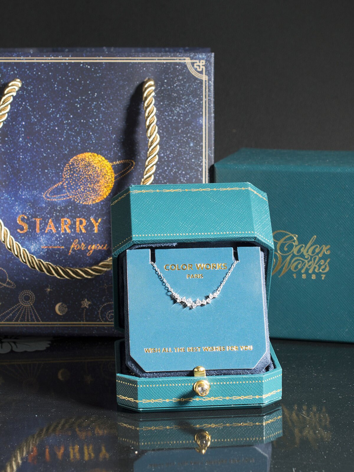 프랑스어 COLORWORKS 작은 다이아몬드 스마일  라이트 럭셔리 틈새 목걸이 여자 하이 엔드 새로운 선물 핫 스타일