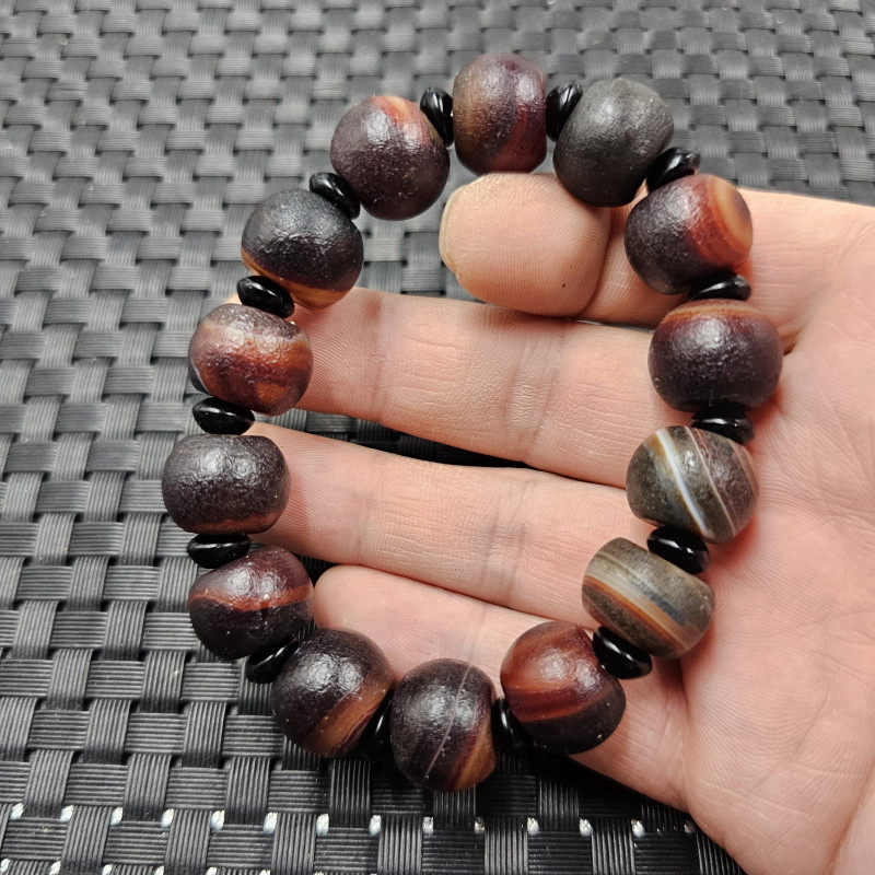 包浆缠丝玛瑙老型珠玉石手链