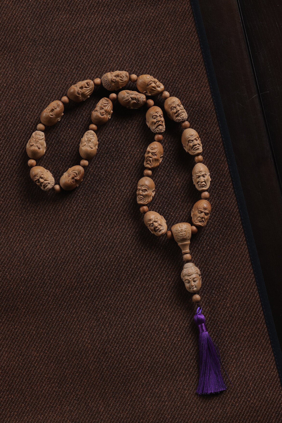 老山檀"十八罗汉"手持珠文玩收藏工艺品雕刻摆件装饰