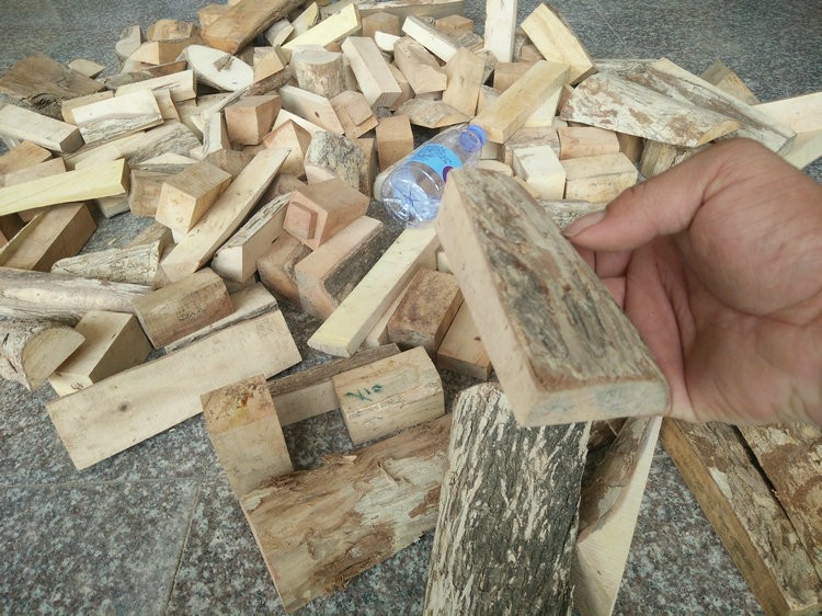 大叶黄杨木料手把件打火机佛珠料