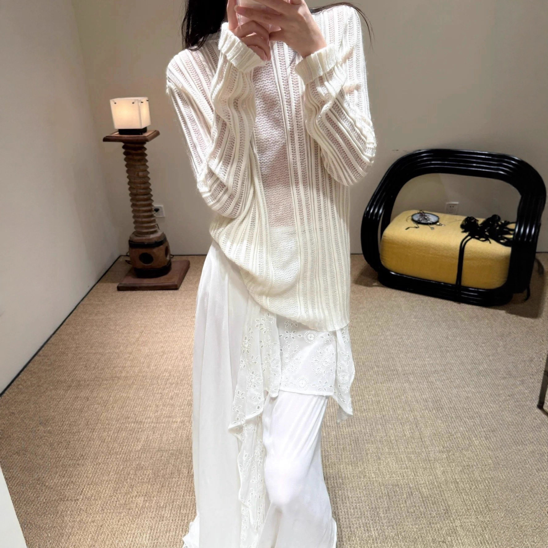 花一【上海高版本】25ss百搭温柔风肌理感白色镂空针织圆领罩衫女,女装/女士精品,毛针织衫,淘宝优惠券,粉丝福利购,淘宝优惠卷