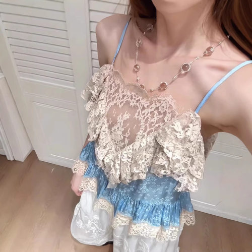 法式缎面拼蕾丝吊带背心