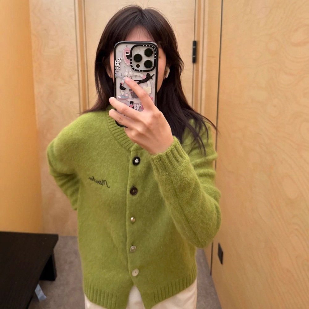 V领刺绣长袖百搭毛织外套女