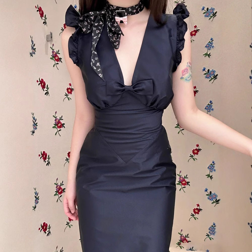 深V花边小飞袖连衣女甜美