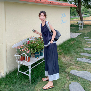 深蓝色盐系穿搭时尚套装女夏季2025新款蕾丝拼接背心阔腿裤两件套图片