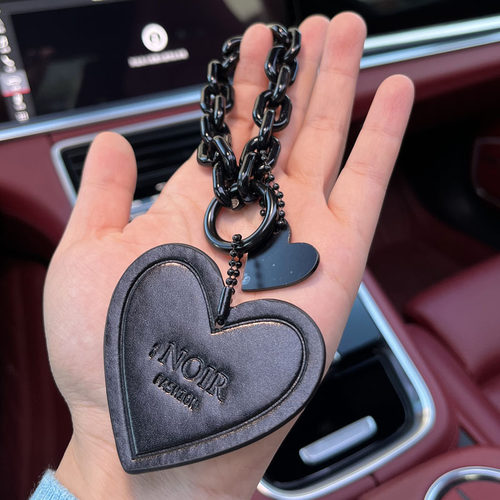 网红款黑色爱心桃钥匙扣链女款