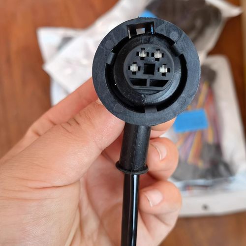 适配德龙车速里程表传感器插头F2000F3000新M3000传感器大灯插头