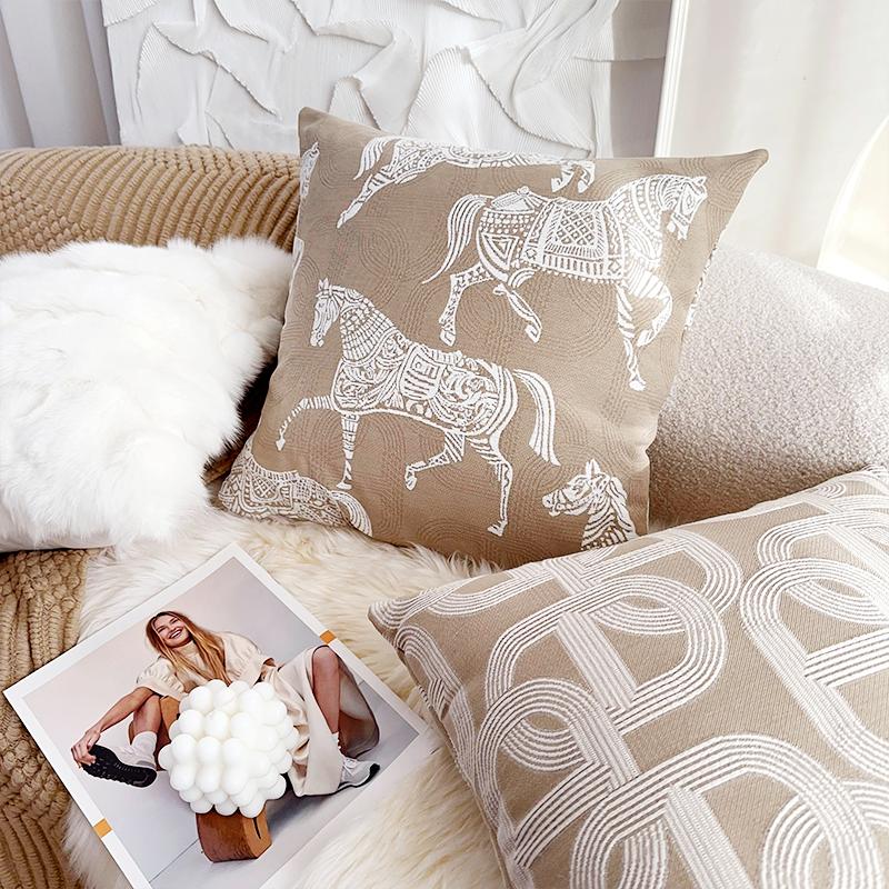 法式轻奢奶茶色皇家提花抱枕