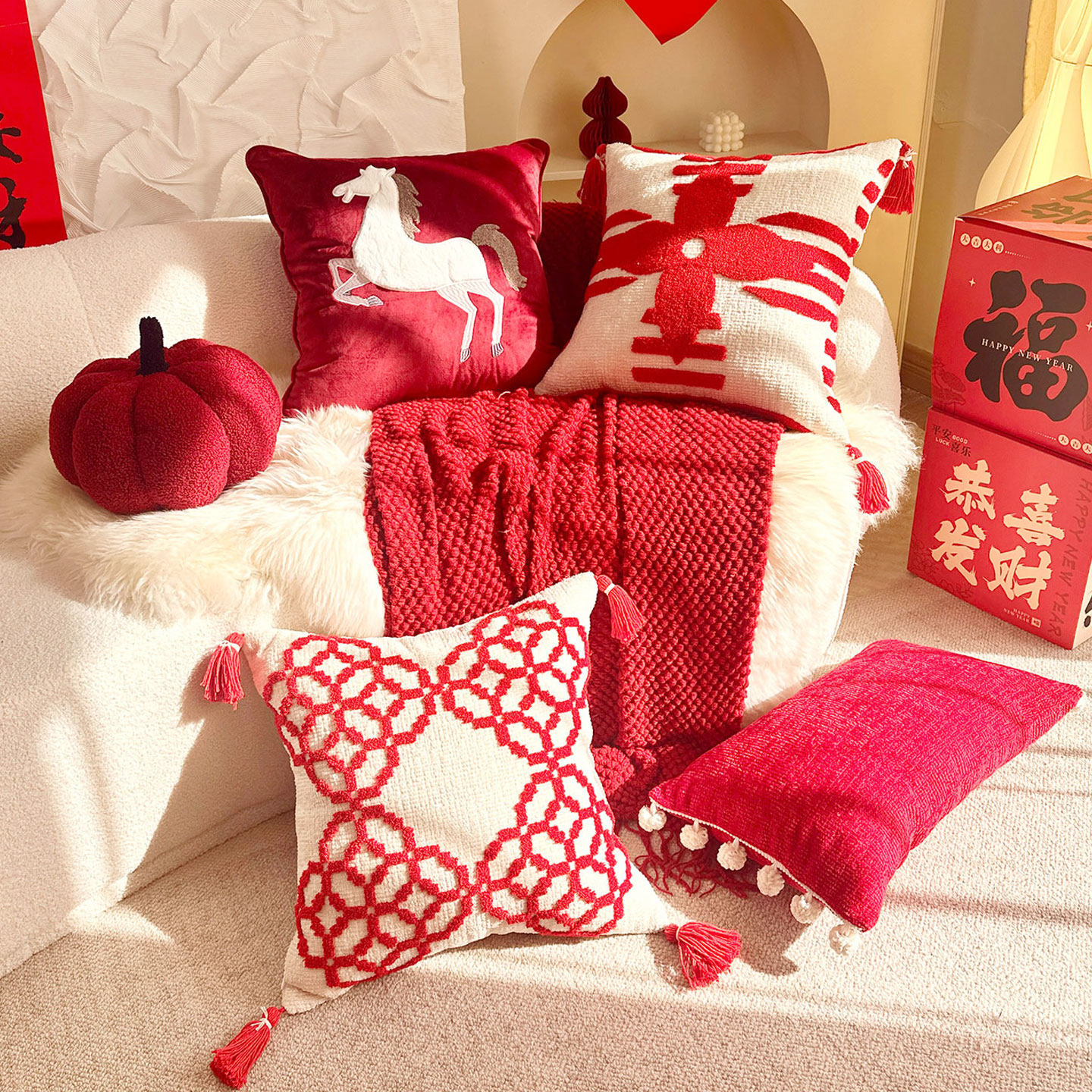 新年马年高级感抱枕靠垫新中式结婚红色新婚卧室沙发装饰腰靠枕套