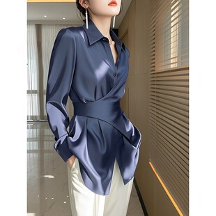 今年流行的女装上衣蓝色缎面收腰早秋法式气质冷淡系独特别致小衫