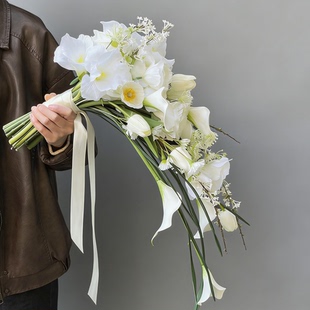 高级感瀑布仿真花手捧花婚礼新娘影楼摄影道具森系仿真花领证花束