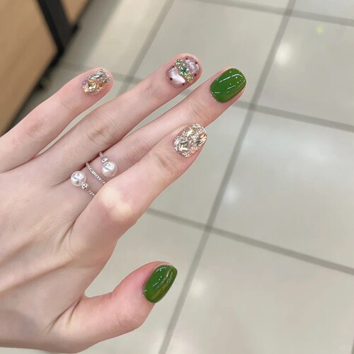 绿色美甲手工穿戴甲短款温柔显白