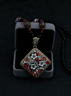 混合材质圆珠链子女菱形吊坠