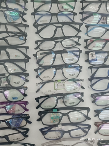 Чэнду со очками Старая линза Изменить новые рамки для поддержки почты также можно использовать для проверки света и зеркала в магазине