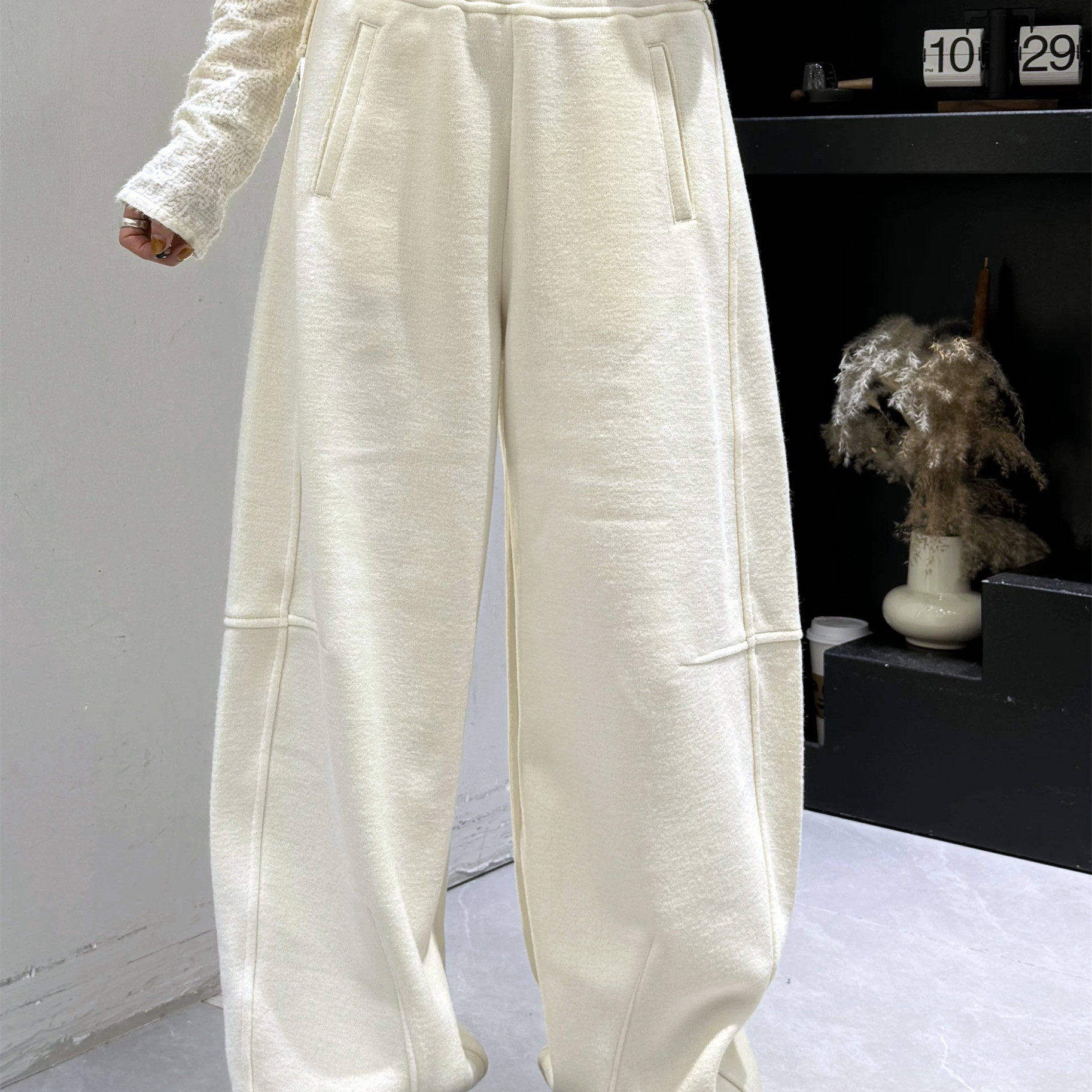 欧货十三行新款宽松阔腿裤时尚卫衣大码弯刀裤显瘦百搭时尚慵懒风,女装/女士精品,卫裤,淘宝优惠券,粉丝福利购,淘宝优惠卷