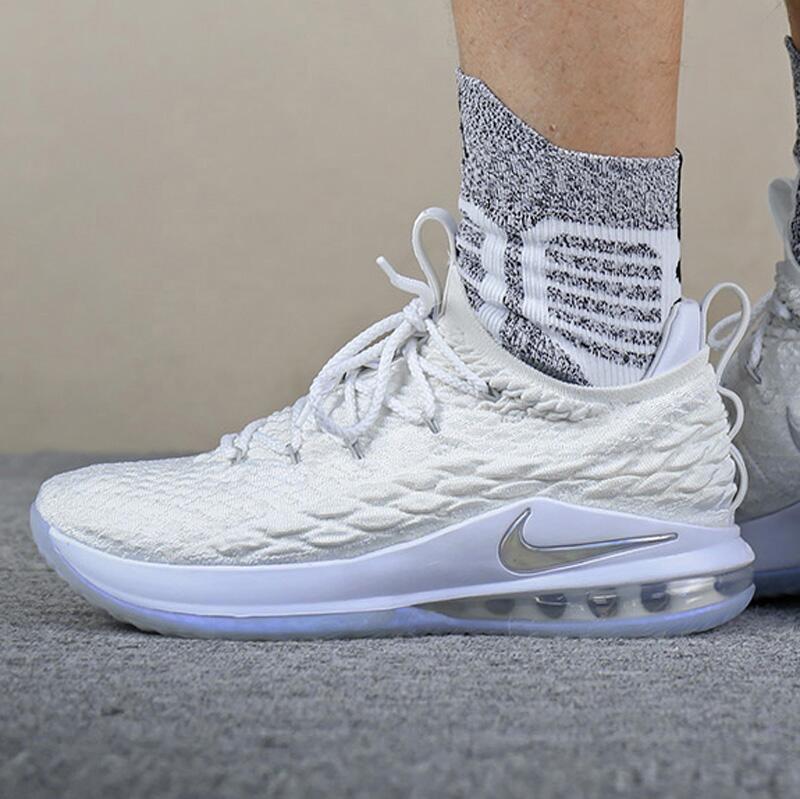 LEBRON LOW LBJ15 ղķ˹15´úºÚ½ðµÍ°ïʵսÄÐЬÀºÇòЬ AO1756-002