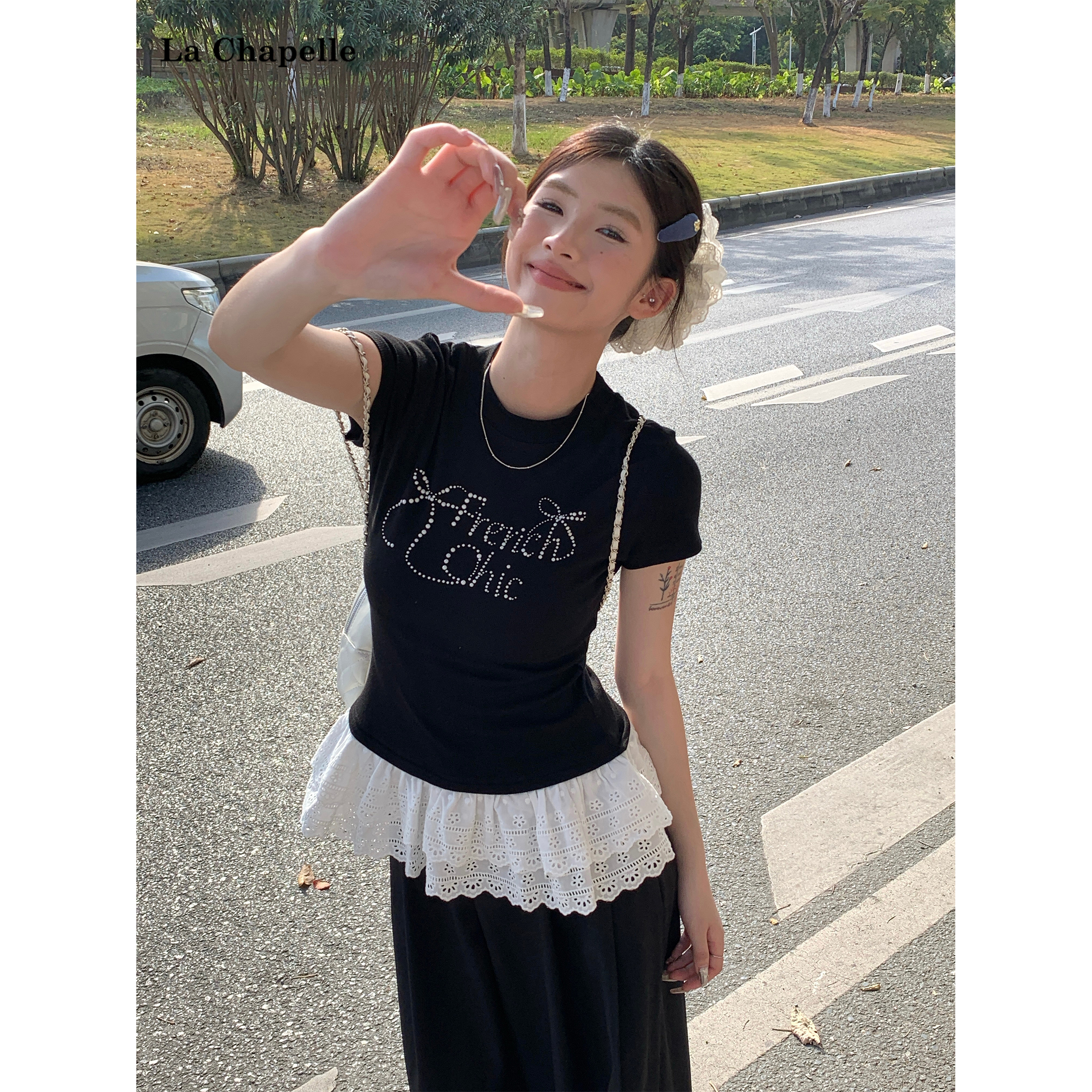 拉夏贝尔大码花边黑色短袖t恤女夏季新款胖mm显瘦正肩短款上衣潮