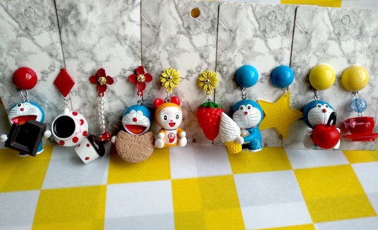 珥珰手作 超萌哆啦A梦蓝胖子下午茶咖啡杯蛋糕草莓多款耳环耳夹在类目 饰品/流行首饰/时尚饰品新, 耳饰, 耳环中 - 来自Buy2taobao.com提供专业的淘宝代购服务