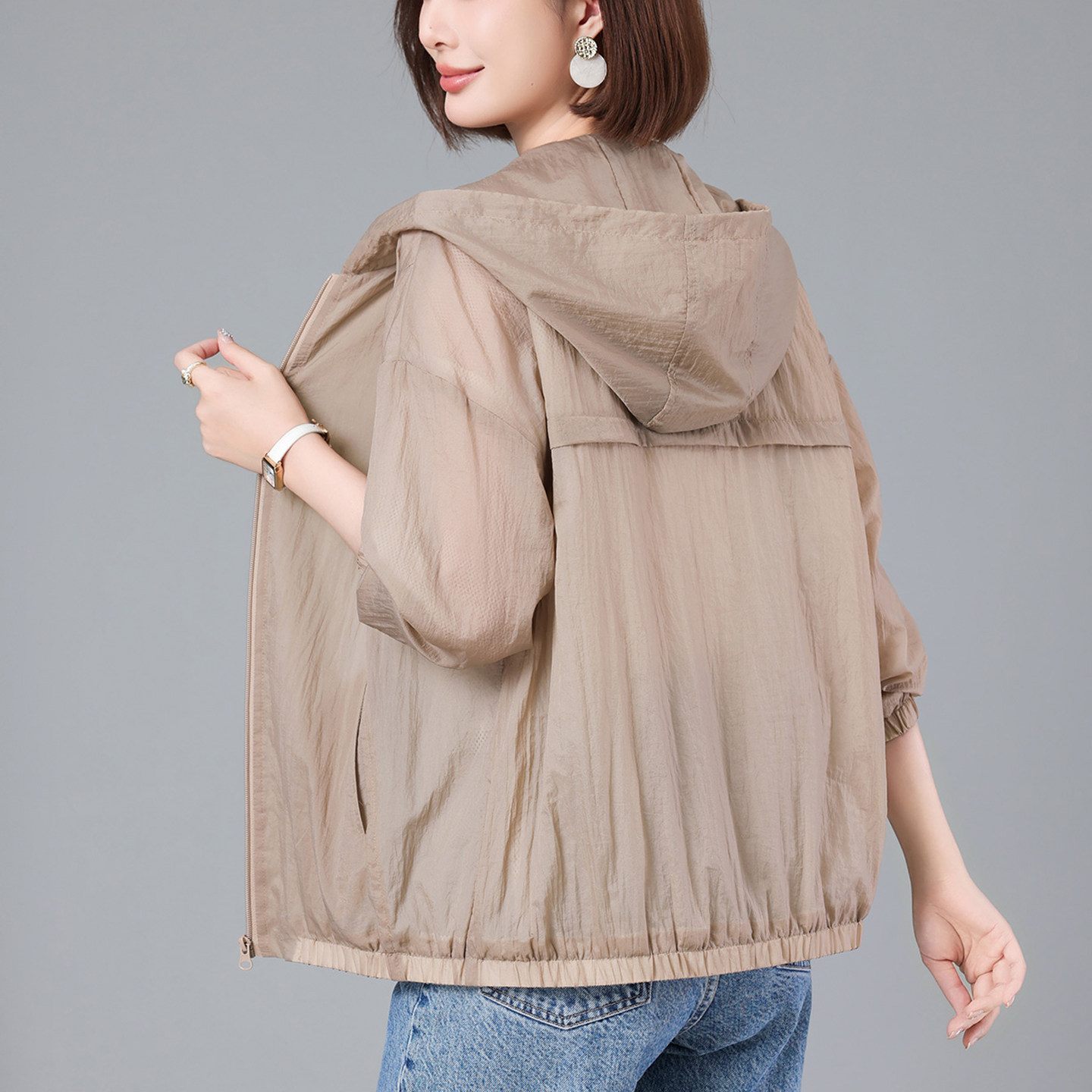 中年妈妈防晒衣女轻薄开衫外套2026春夏新款防晒服时尚大码空调衫