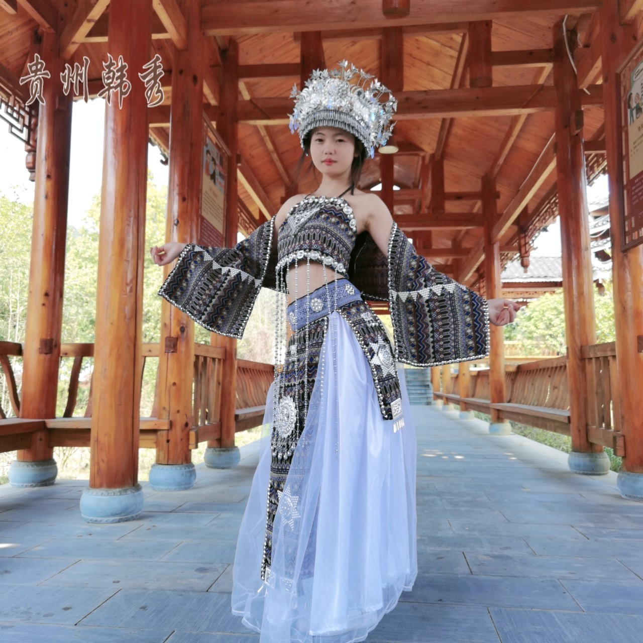 少数民族服装苗族服饰旅拍写真直播舞台表演新款蜡染裹胸披肩纱裙