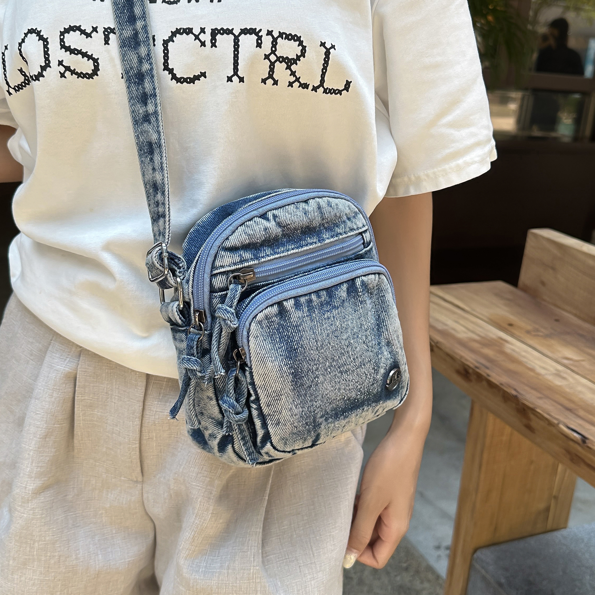 牛仔布多层单肩手机包女
