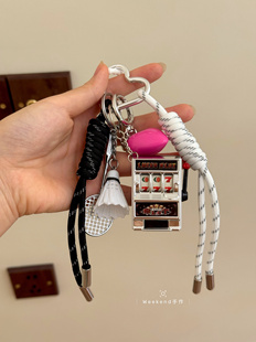 miu风挂绳羽毛球包包挂件可爱女生挂饰小众高级款汽车钥匙扣挂件