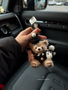 可爱毛绒娃娃包包挂件汽车钥匙扣车载装饰品酷酷风送女生生日礼物