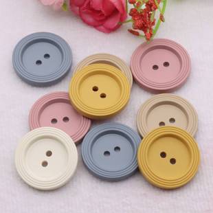 纽扣圆形彩色大衣扣二眼纽扣休闲毛衣呢喷漆风衣外套西装 衣服扣子