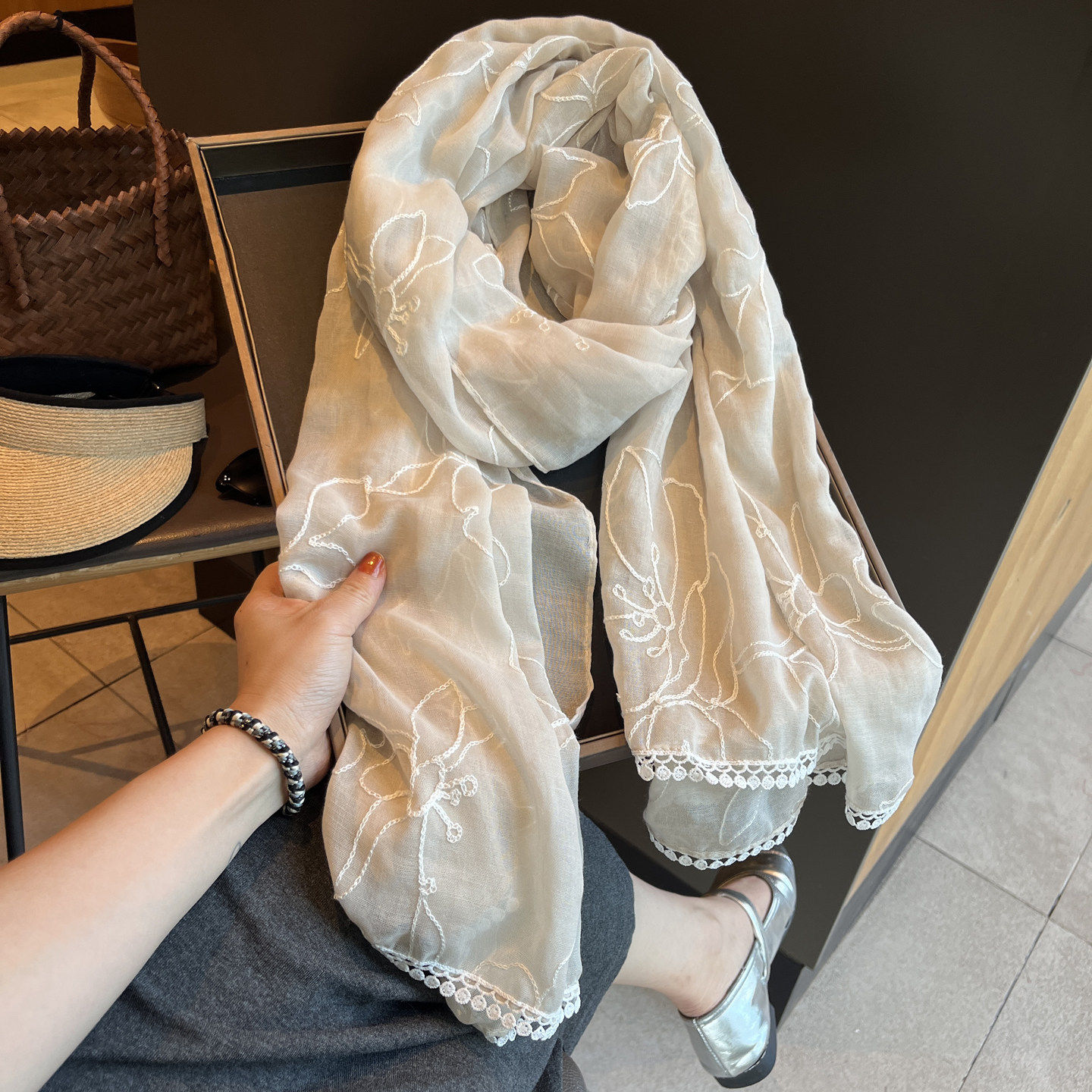 出口日单立体蕾丝绣花薄款丝巾女夏长款纱巾空调围巾棉麻防晒披肩