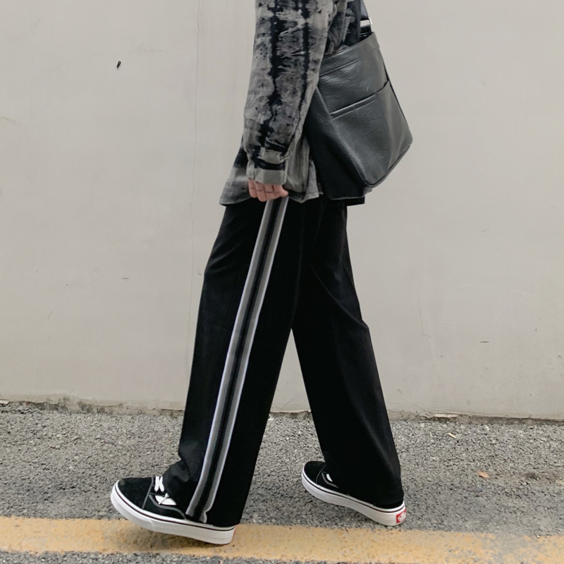 Real shot of new Korean bar straight bobbin pants, sports casual pants, loose wide leg pants, boys and girls fashion