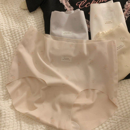 一片式无痕~夏天的花透气舒适冰丝包臀少女低腰三角内裤不夹屁股