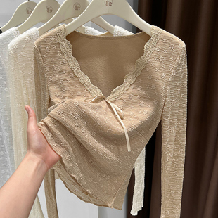 秋冬加绒V领花边蕾丝打底衫女2025新款高级感收腰网纱长袖t恤上衣