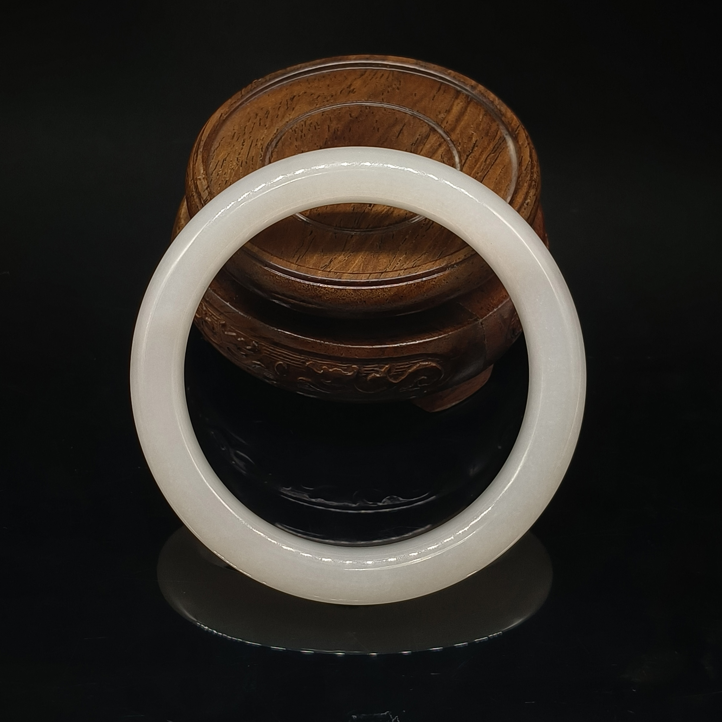 和田玉羊脂白玉手镯   重量54.285克    内径58mm 24090400117