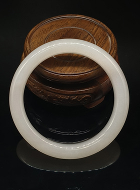 和田玉羊脂白玉手镯   重量54.285克    内径58mm 24090400117