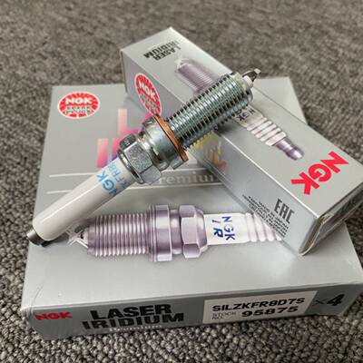 正品NGK火花塞奔驰专用W205/213