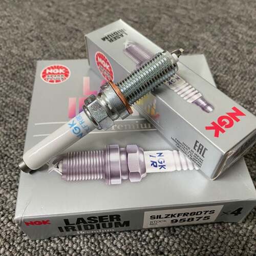 正品NGK火花塞奔驰专用W205/213