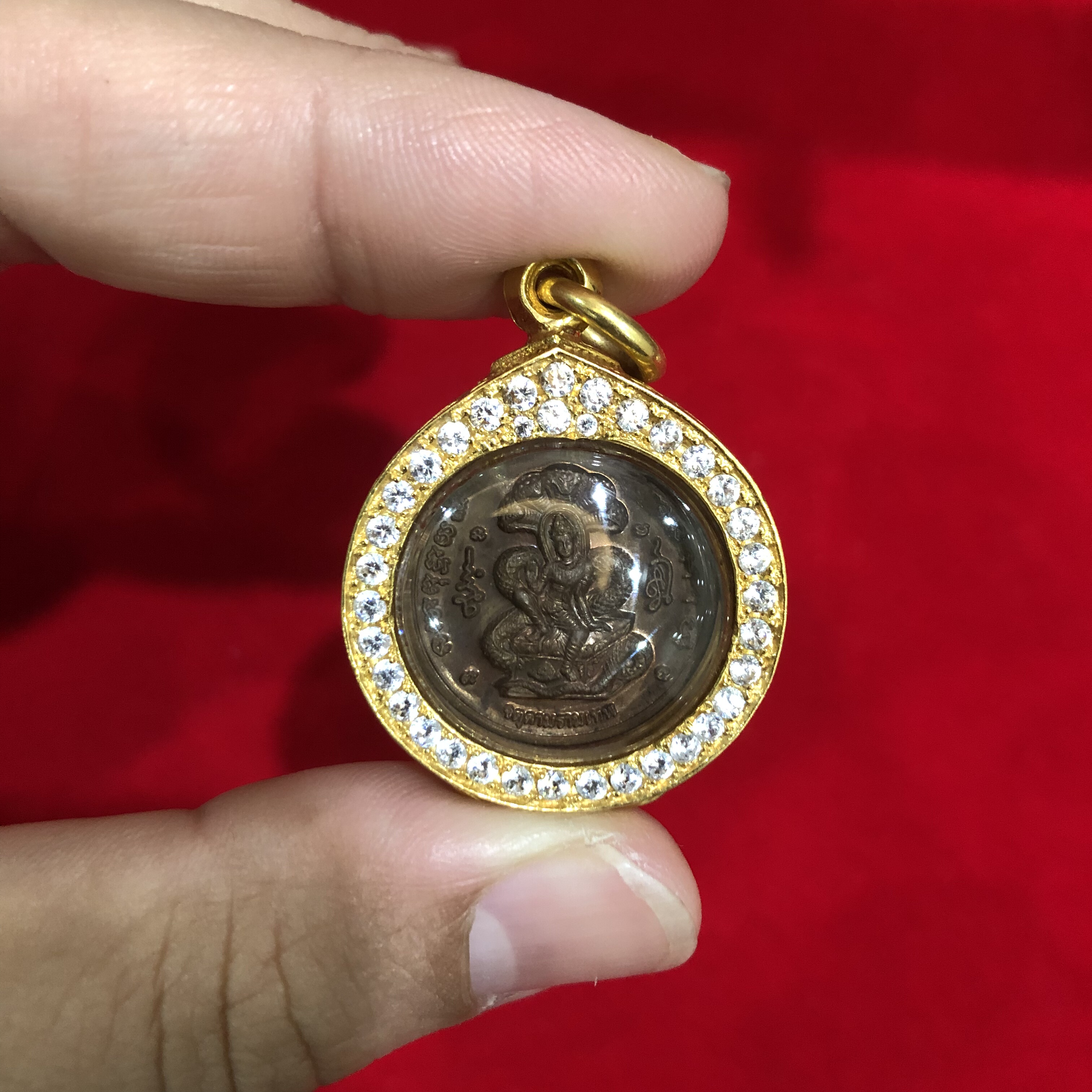 泰国佛牌正牌正品真品阿赞初2547泽度金吊坠带证书