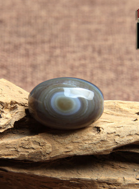 天然药师缠丝玛瑙天眼桶珠