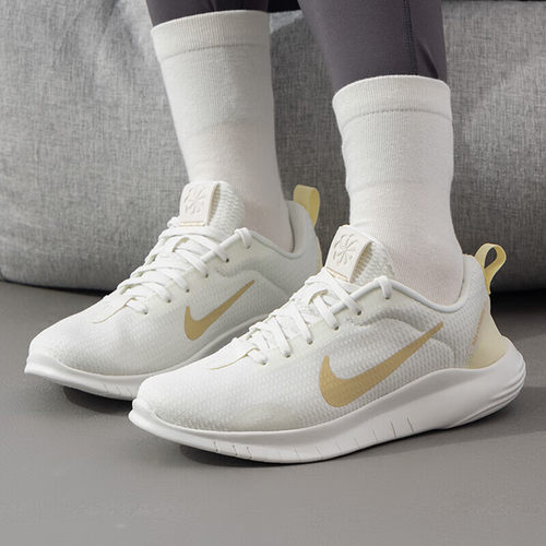 Nike耐克女舒适透气公路跑步鞋