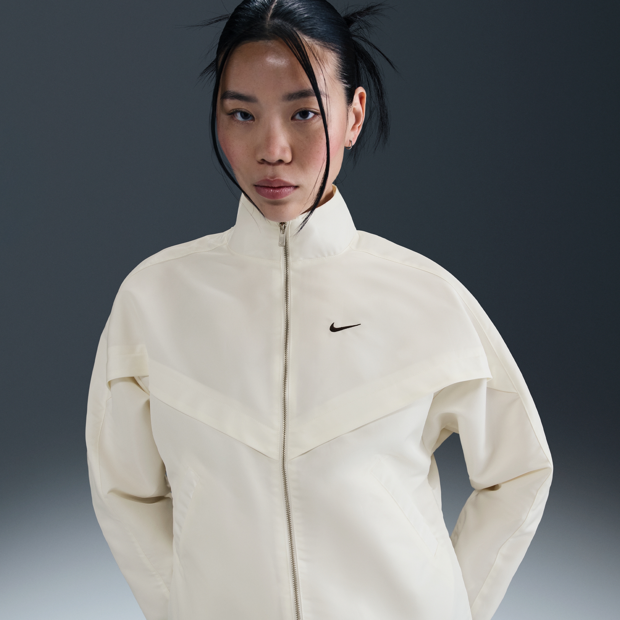 NIKE耐克勾勾女夹克运动刺绣外套