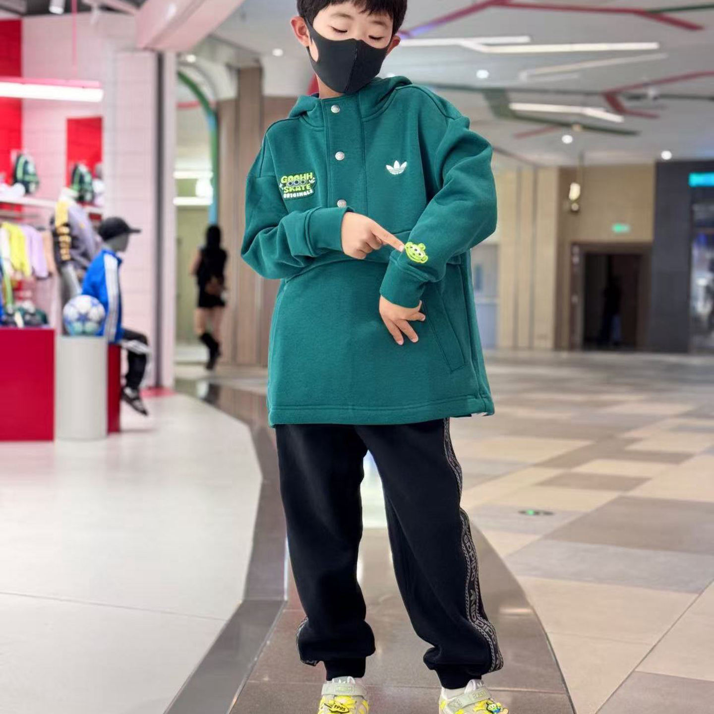 阿迪达斯三叶草大童加绒针织卫衣