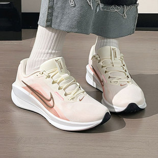 Nike耐克运动鞋女子DOWNSHIFTER 13透气缓震公路专业跑步鞋FD6476