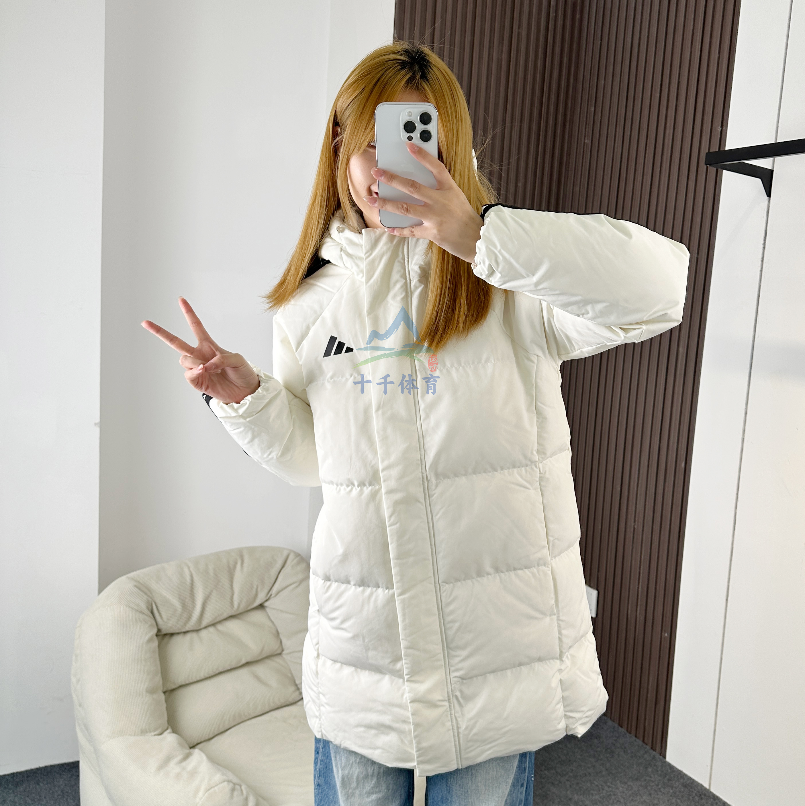 阿迪达斯女子羽绒服保暖羽绒外套