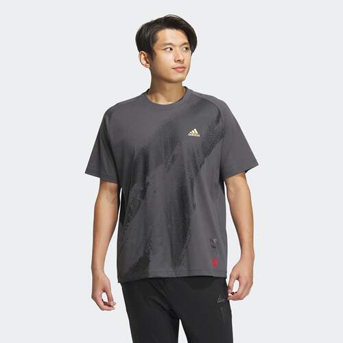 阿迪达斯男款透气短袖运动T恤
