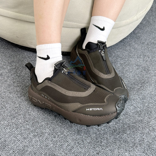 安德玛UA男女厚胎情侣缓震运动鞋