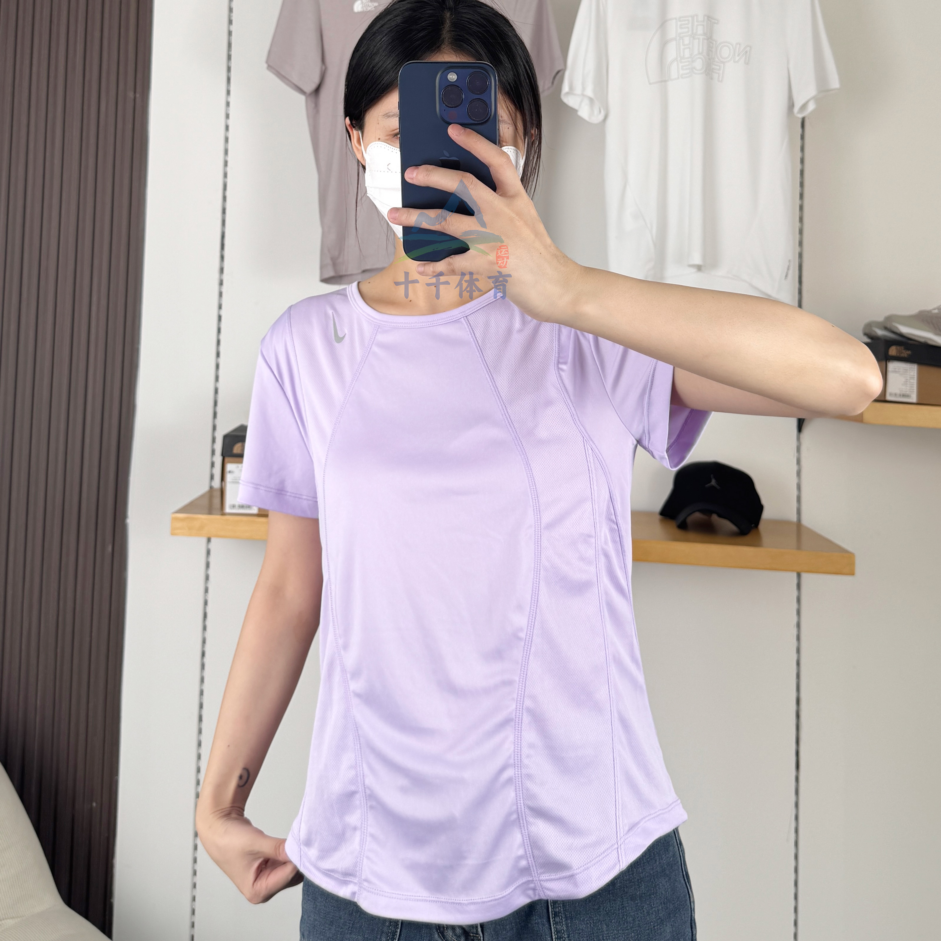 NIKE耐克女子速干透气运动短袖